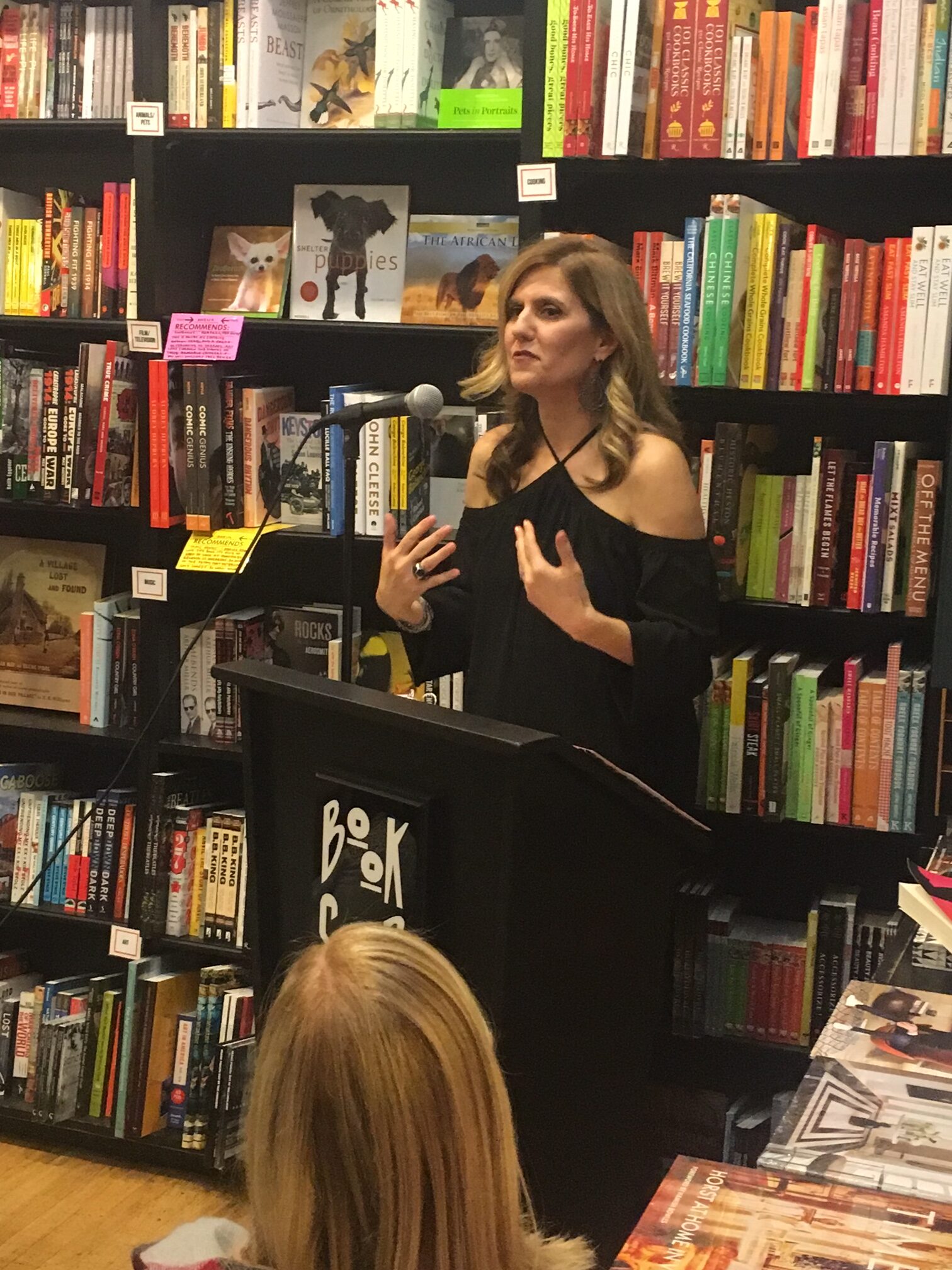 book soup gesturing